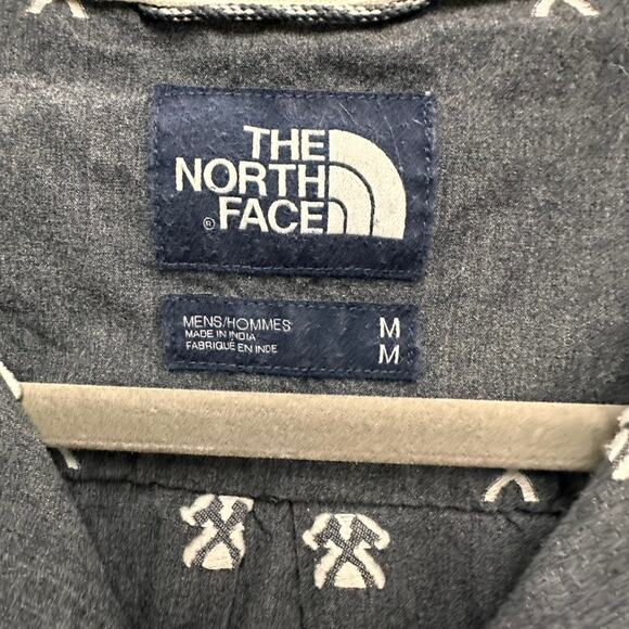 The North Face Men's Medium Button Up Short Sleeve Shirt Axe Design Casual - Picture 3 of 7